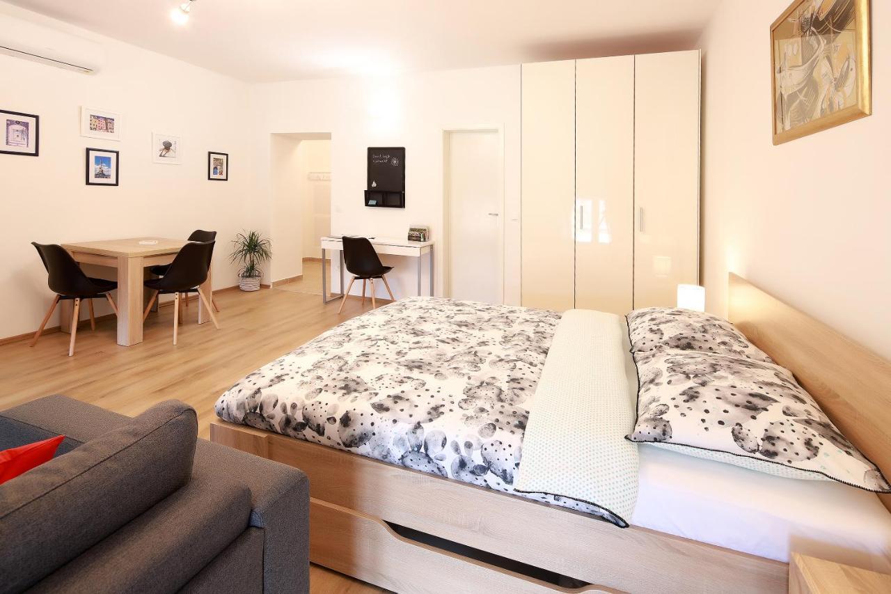 Sweet Loft Apartment "Blue" In Rijeka Center Esterno foto